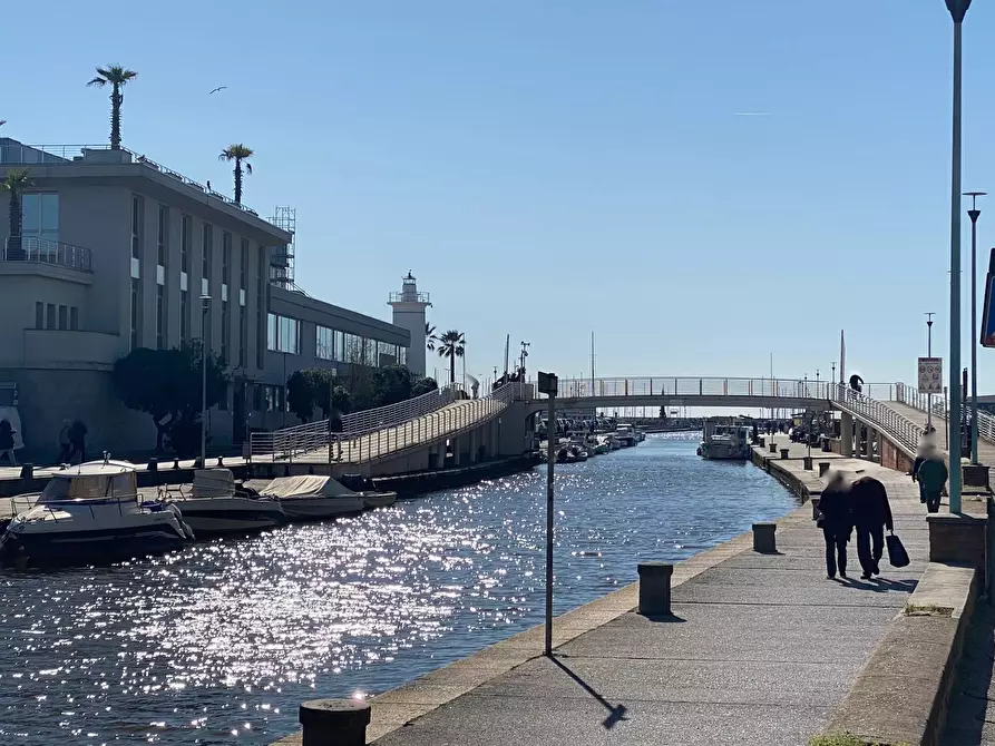 Immagine 15 di Appartamento in vendita  in Via Roma a Viareggio