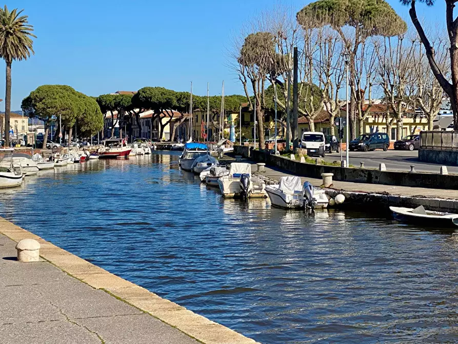 Immagine 19 di Appartamento in vendita  in Via Roma a Viareggio