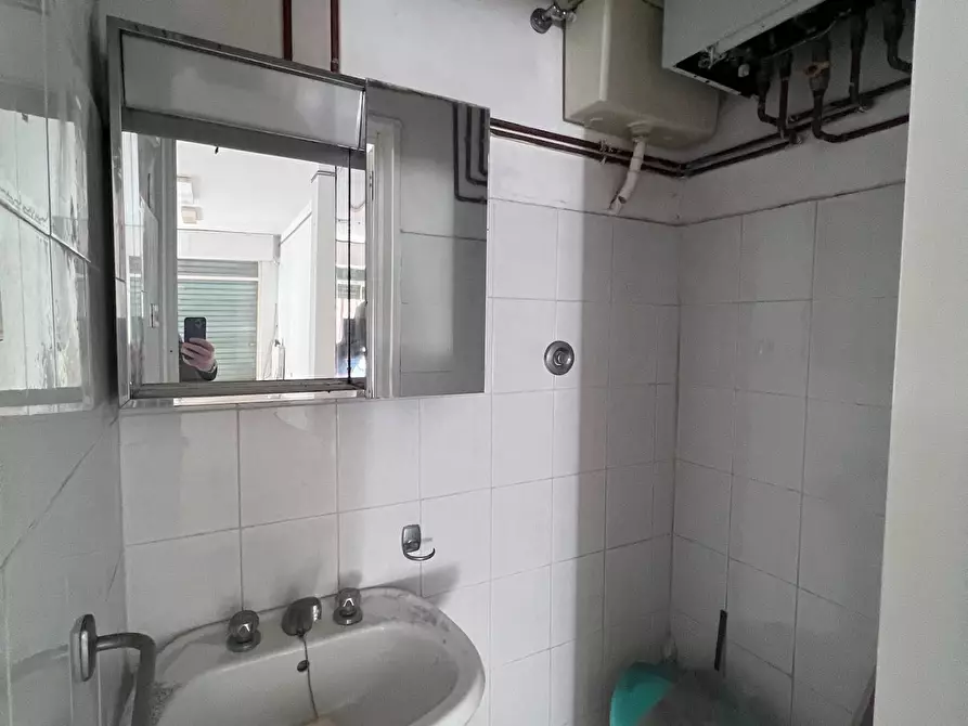 Immagine 7 di Locale commerciale in vendita  in Via San Martino a Viareggio