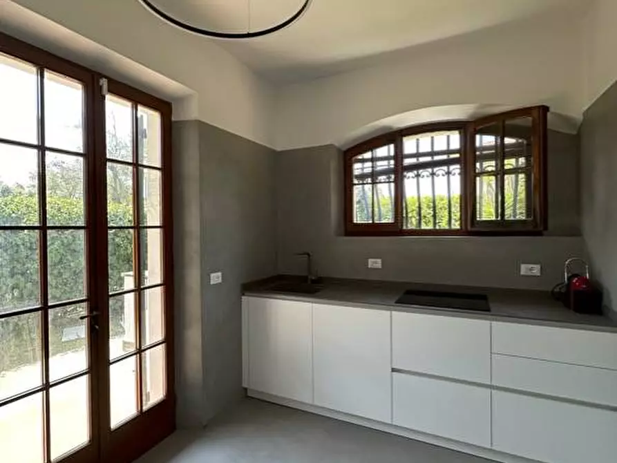 Immagine 4 di Villa in affitto  in Via C. Colombo a Forte Dei Marmi