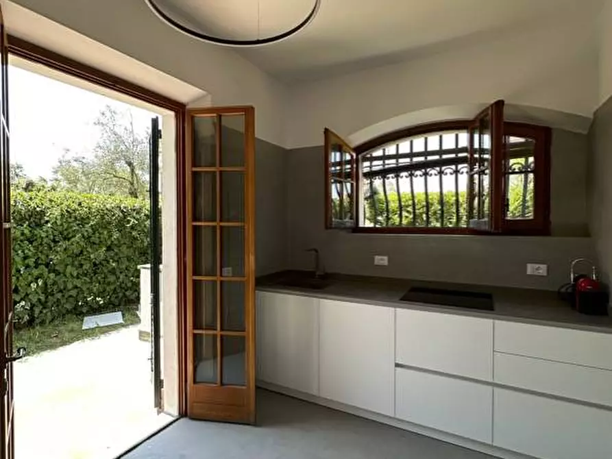 Immagine 5 di Villa in affitto  in Via C. Colombo a Forte Dei Marmi