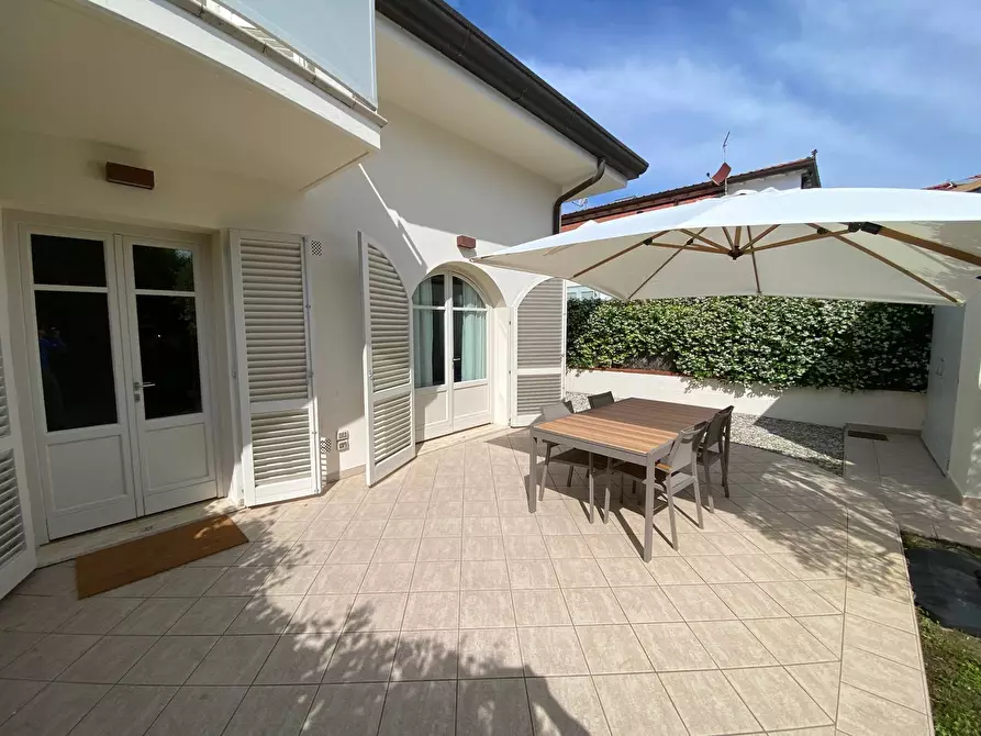 Immagine 33 di Casa semindipendente in affitto  in Forte dei Marmi Via Duca D'Aosta a Forte Dei Marmi