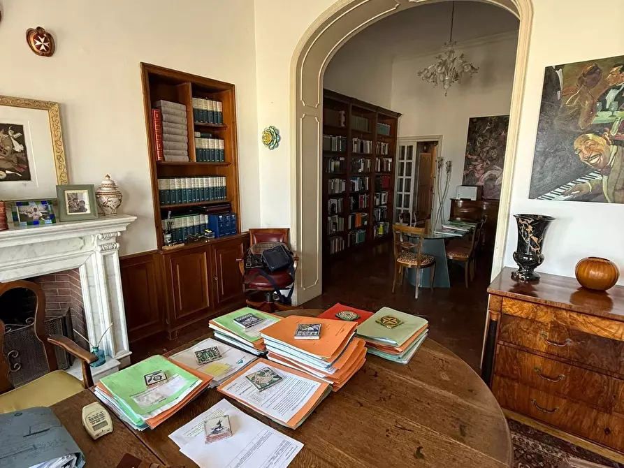 Immagine 6 di Appartamento in vendita  in Carducci a Viareggio