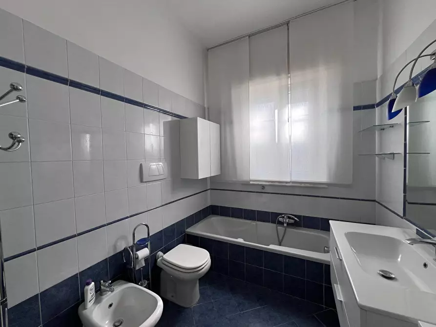 Immagine 11 di Appartamento in vendita  in Marco Polo a Viareggio