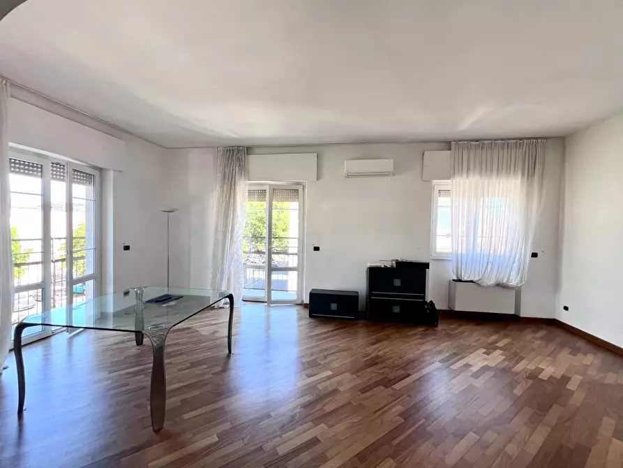 Immagine 4 di Appartamento in vendita  in Marco Polo a Viareggio