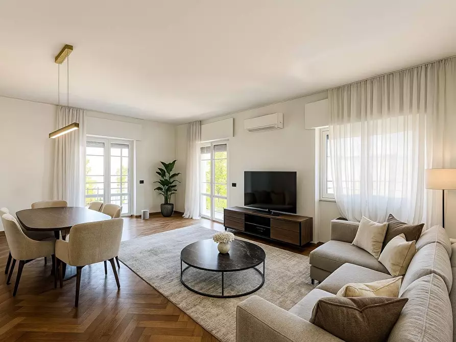 Immagine 1 di Appartamento in vendita  in Marco Polo a Viareggio