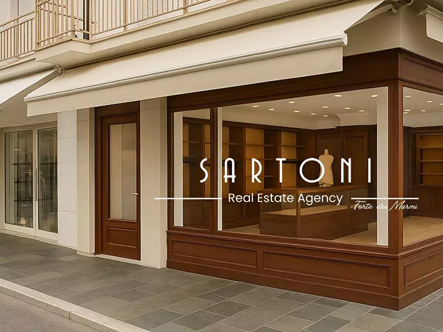 Immagine 1 di Locale commerciale in affitto  in Viale Carducci a Viareggio