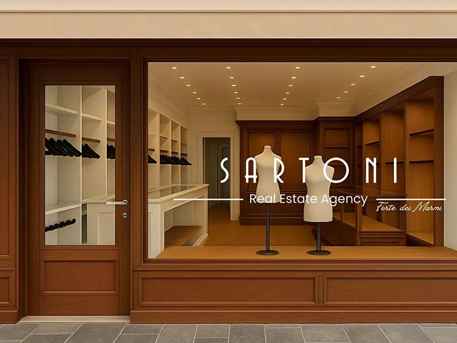 Immagine 2 di Locale commerciale in affitto  in Viale Carducci a Viareggio