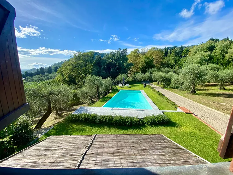 Immagine 2 di Rustico / casale in vendita  a Massarosa