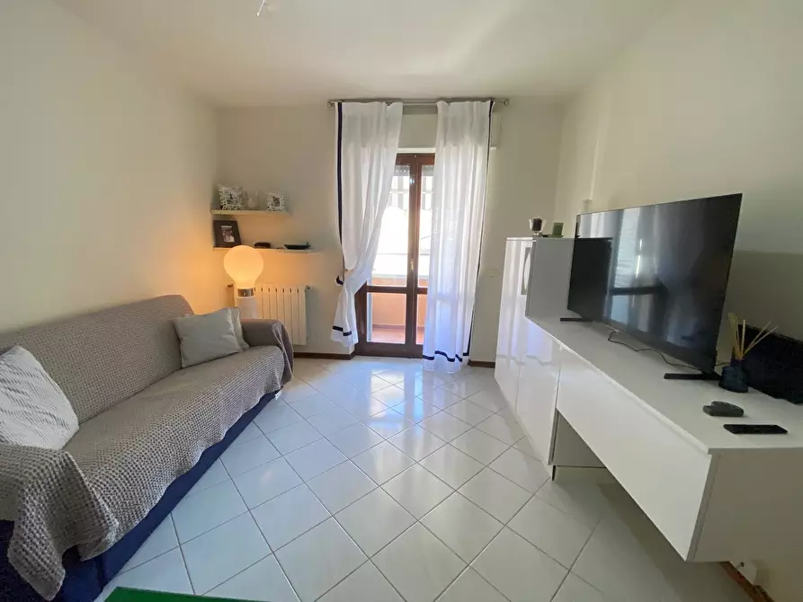 Immagine 1 di Appartamento in vendita  in Via Leonardo da Vinci a Viareggio