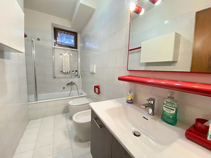 Immagine 9 di Appartamento in vendita  in Via Leonardo da Vinci a Viareggio