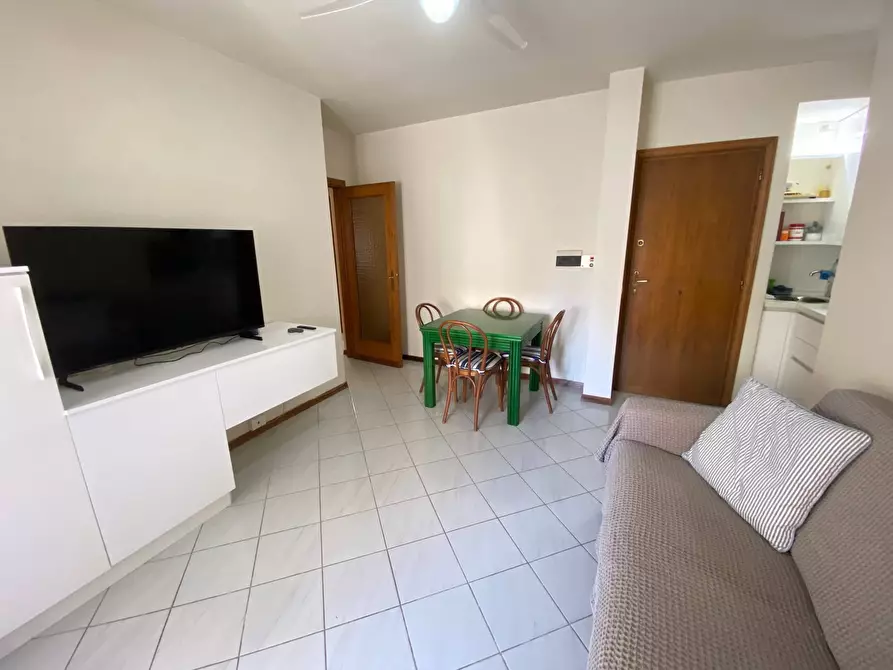 Immagine 18 di Appartamento in vendita  in Via Leonardo da Vinci a Viareggio