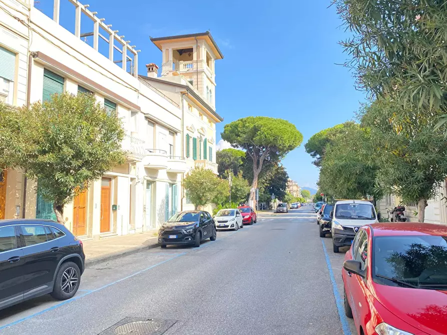 Immagine 20 di Appartamento in vendita  in Via Leonardo da Vinci a Viareggio