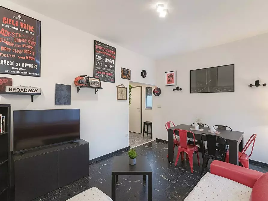 Immagine 4 di Appartamento in vendita  in Via Buonarroti a Viareggio