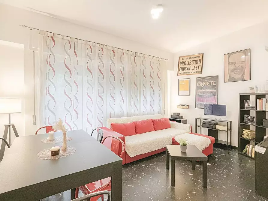 Immagine 5 di Appartamento in vendita  in Via Buonarroti a Viareggio