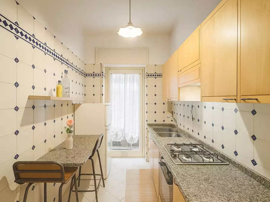 Immagine 9 di Appartamento in vendita  in Via Buonarroti a Viareggio