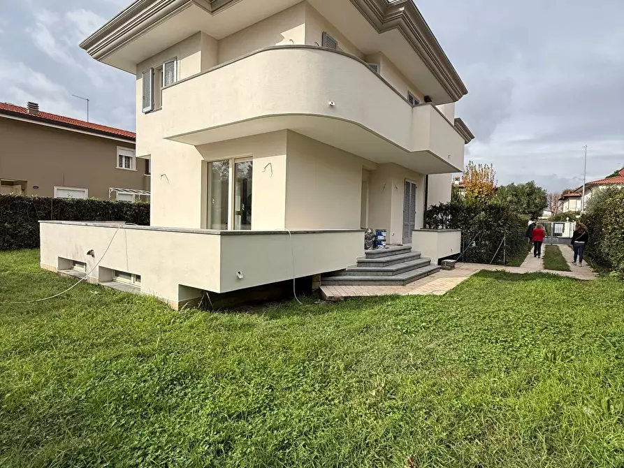 Immagine 2 di Casa semindipendente in vendita  in Pietrasanta a Pietrasanta