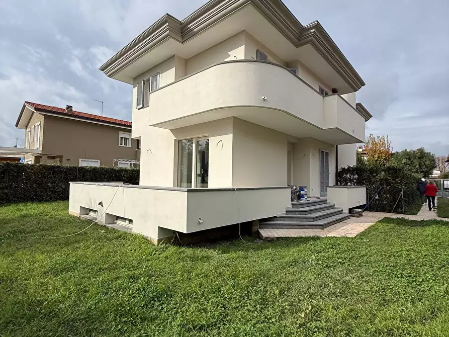 Immagine 3 di Casa semindipendente in vendita  in Pietrasanta a Pietrasanta