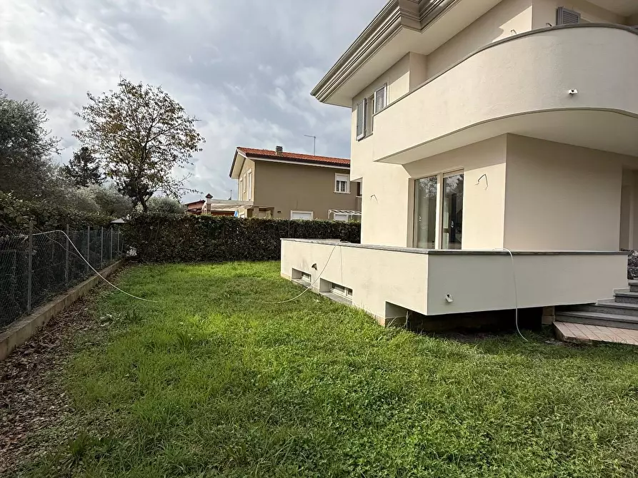 Immagine 6 di Casa semindipendente in vendita  in Pietrasanta a Pietrasanta