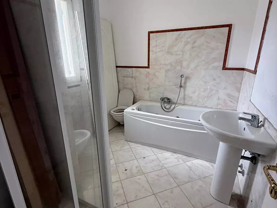 Immagine 12 di Casa semindipendente in vendita  in Pietrasanta a Pietrasanta