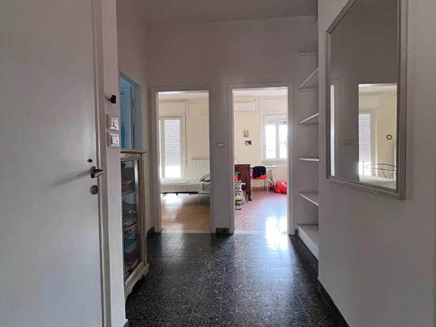 Immagine 7 di Appartamento in vendita  a Viareggio