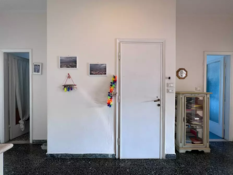 Immagine 6 di Appartamento in vendita  a Viareggio