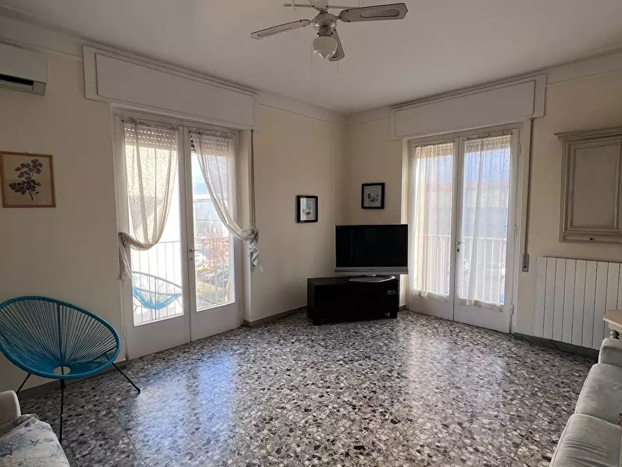 Immagine 10 di Appartamento in vendita  a Viareggio