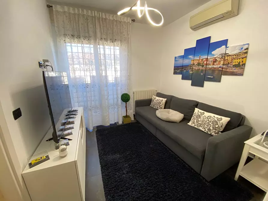 Immagine 3 di Villetta a schiera in vendita  in 1 maggio a Montignoso