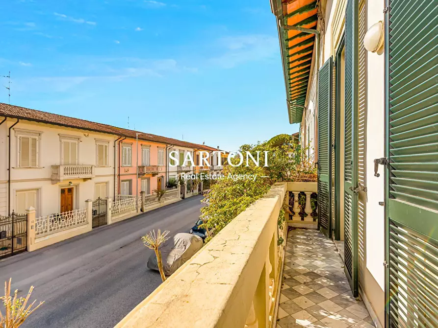Immagine 5 di Casa indipendente in vendita  in Via Virgilio a Viareggio