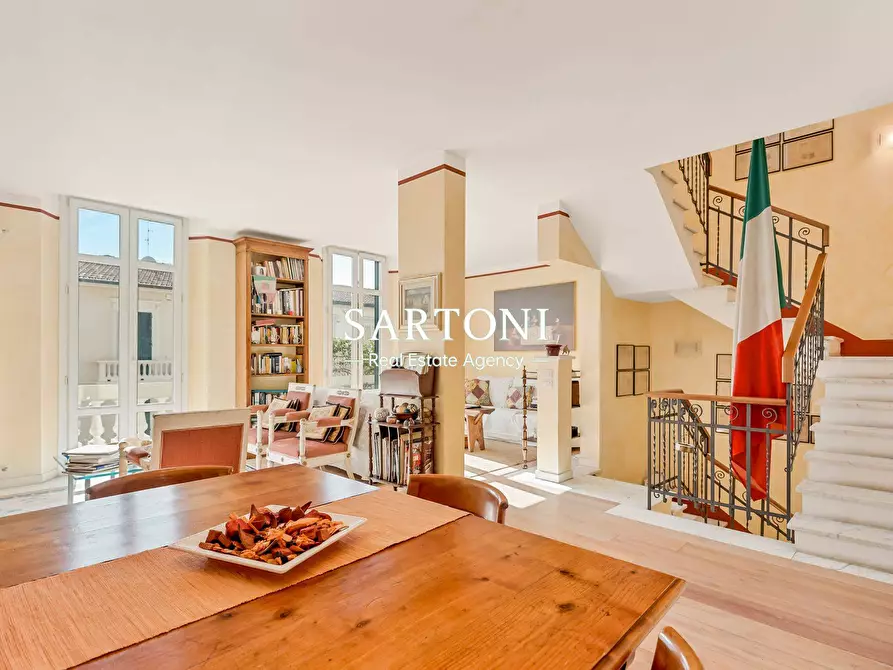 Immagine 7 di Casa indipendente in vendita  in Via Virgilio a Viareggio