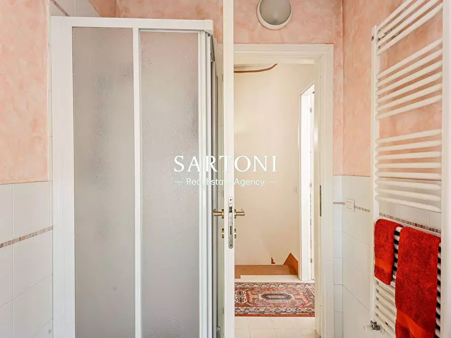 Immagine 39 di Casa indipendente in vendita  in Via Virgilio a Viareggio