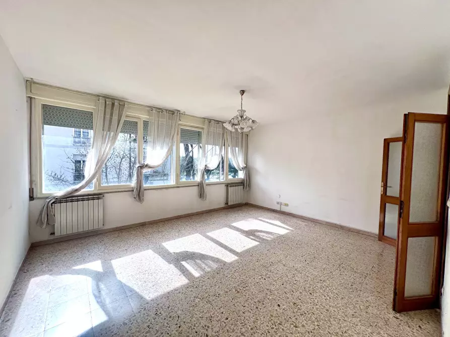 Immagine 3 di Appartamento in vendita  in Via Giovanni bosco a Viareggio