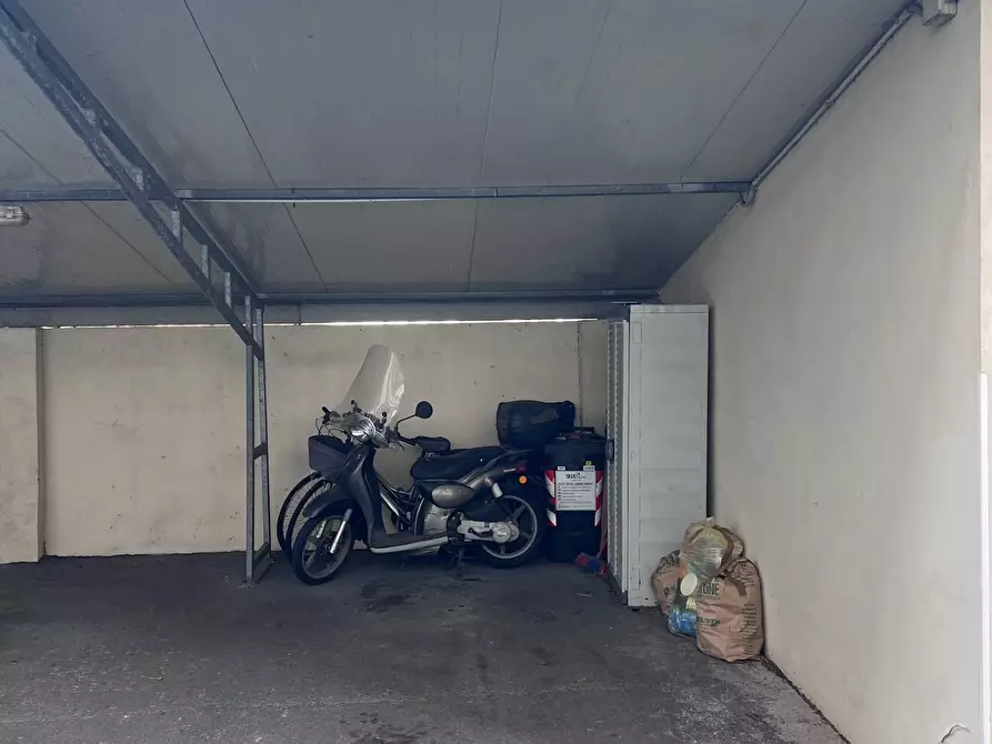 Immagine 30 di Appartamento in vendita  in Via Giovanni bosco a Viareggio