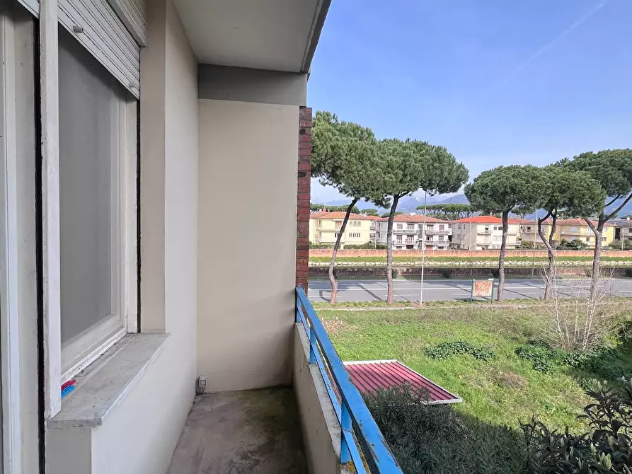 Immagine 16 di Appartamento in vendita  in Via Giovanni bosco a Viareggio