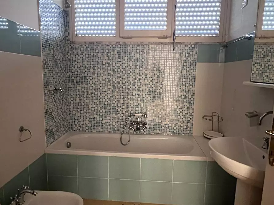 Immagine 22 di Appartamento in vendita  in Via Giovanni bosco a Viareggio