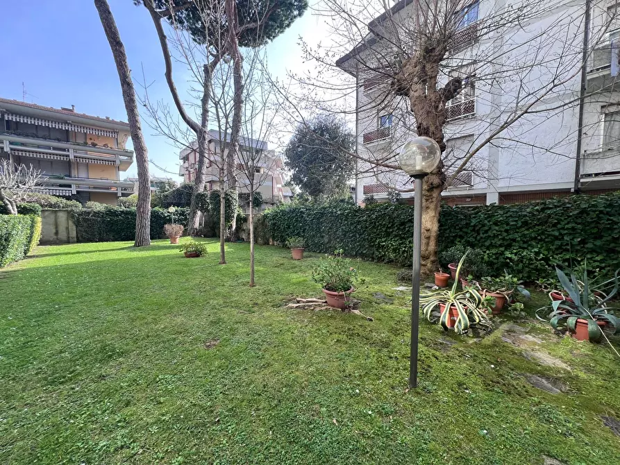 Immagine 28 di Appartamento in vendita  in Via Giovanni bosco a Viareggio