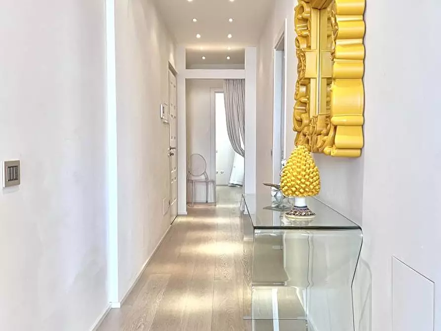 Immagine 2 di Appartamento in vendita  in Via Giuseppe Barellai a Viareggio