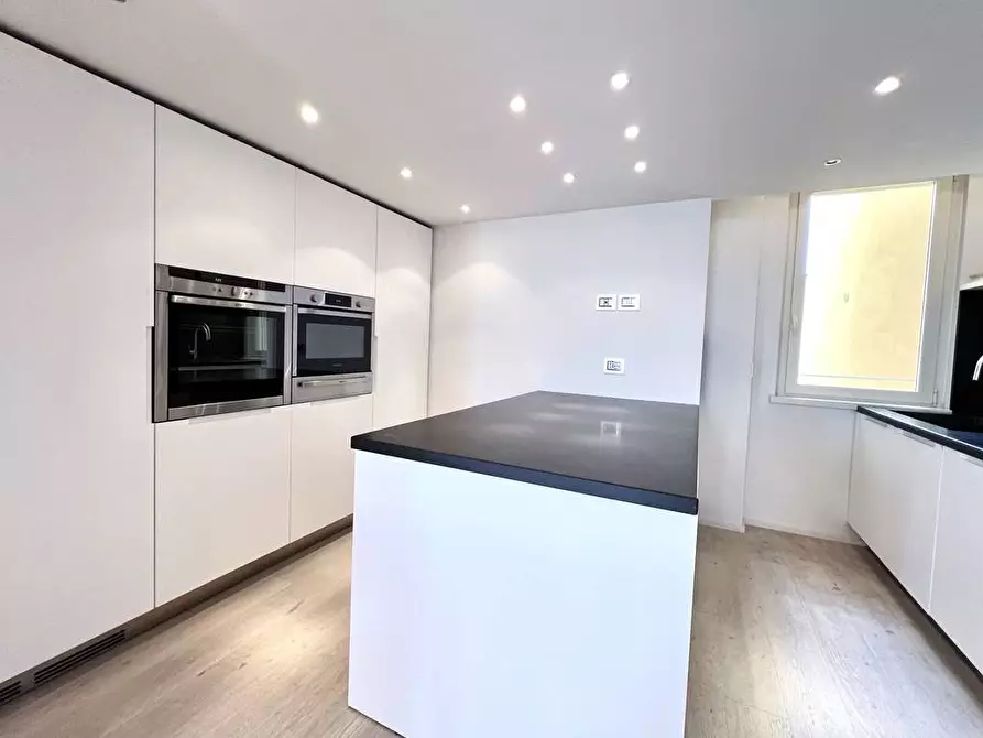 Immagine 11 di Appartamento in vendita  in Via Giuseppe Barellai a Viareggio