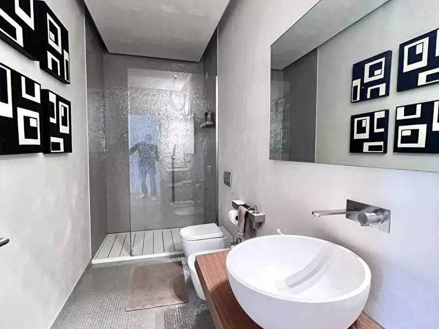 Immagine 22 di Appartamento in vendita  in Via Giuseppe Barellai a Viareggio