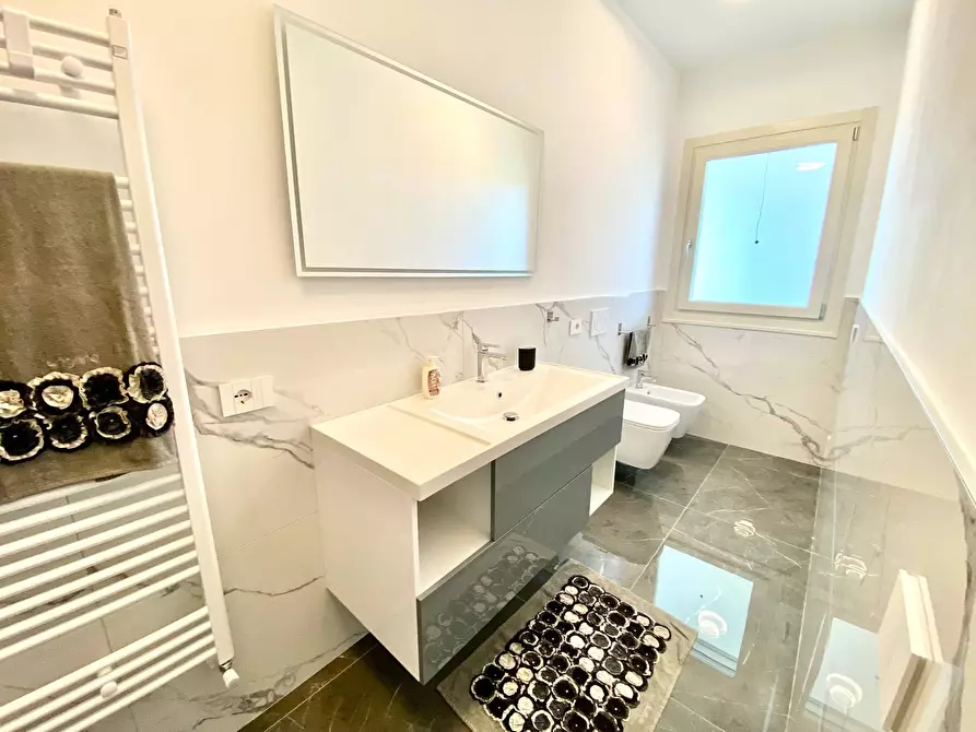 Immagine 20 di Villa in vendita  a Pietrasanta