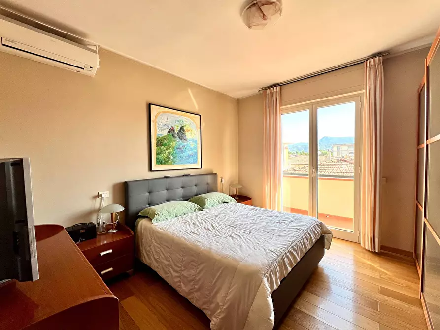 Immagine 10 di Appartamento in vendita  in Via Carlo Pisacane a Viareggio