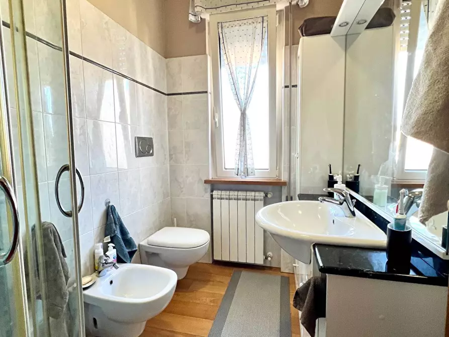 Immagine 13 di Appartamento in vendita  in Via Carlo Pisacane a Viareggio