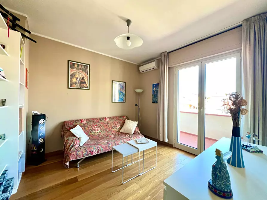 Immagine 15 di Appartamento in vendita  in Via Carlo Pisacane a Viareggio