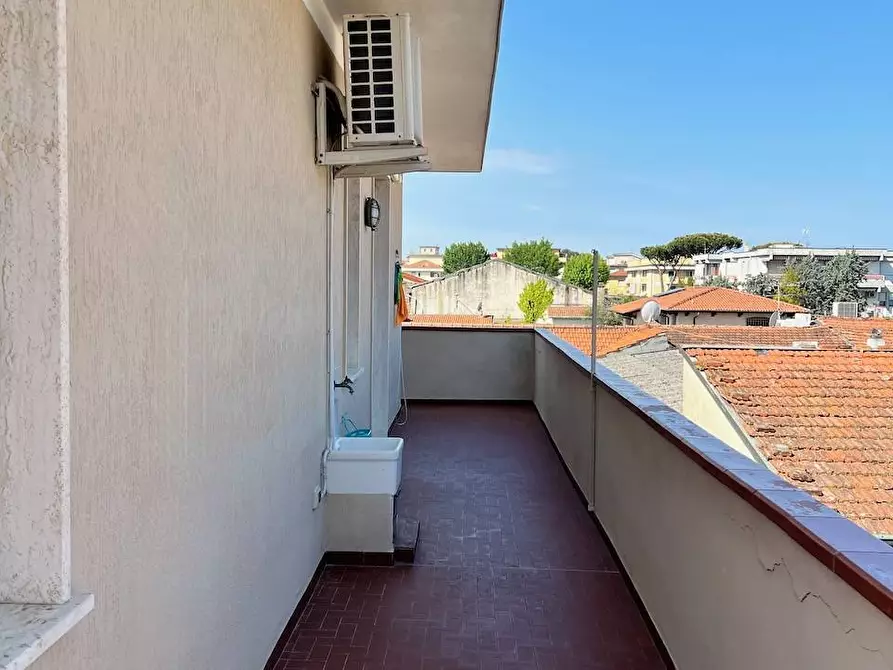 Immagine 16 di Appartamento in vendita  in Via Carlo Pisacane a Viareggio