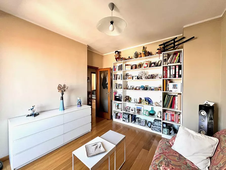Immagine 14 di Appartamento in vendita  in Via Carlo Pisacane a Viareggio