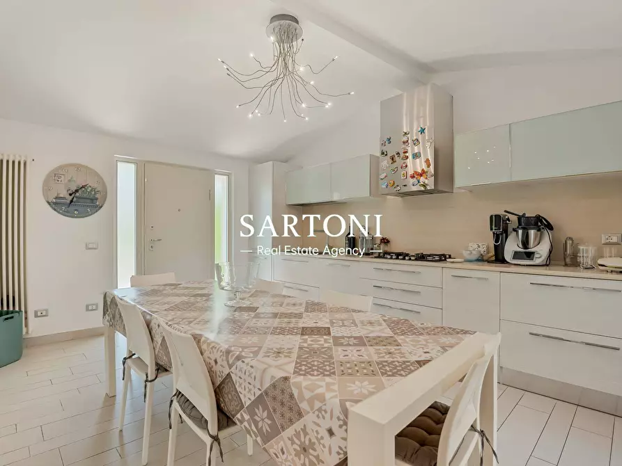 Immagine 3 di Villa in vendita  in Via del Paduletto a Camaiore