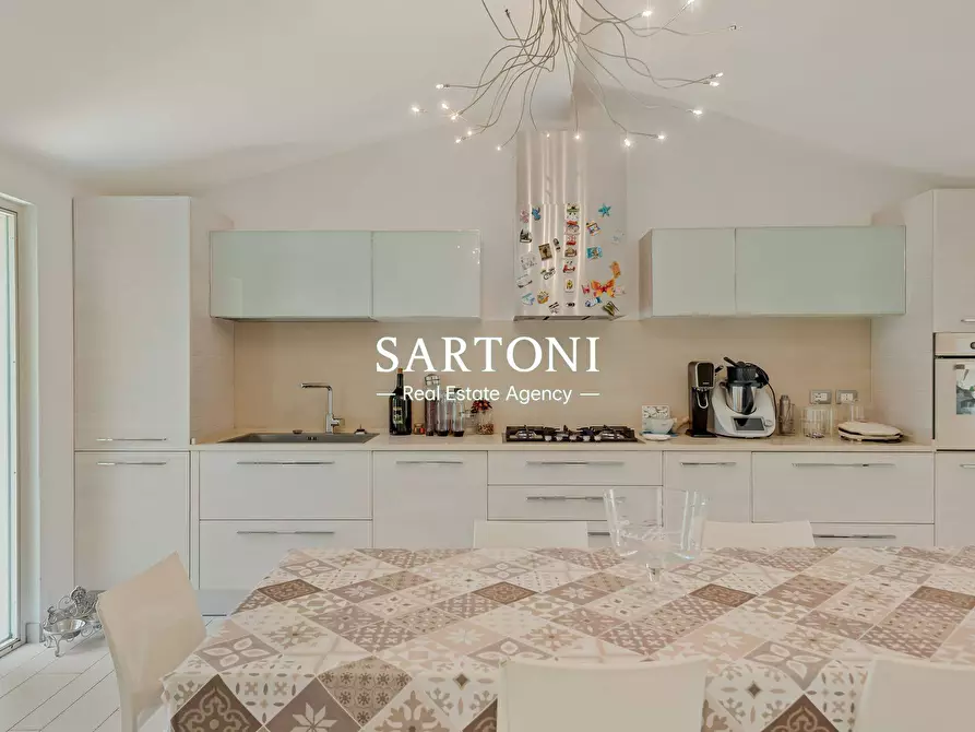 Immagine 4 di Villa in vendita  in Via del Paduletto a Camaiore