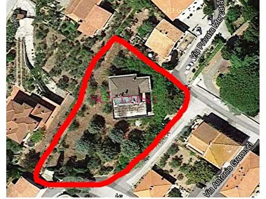 Immagine 1 di Villa in vendita  a Campagnatico