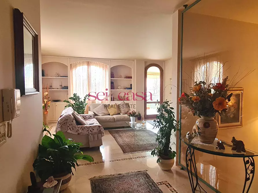 Immagine 6 di Villa in vendita  a Grosseto