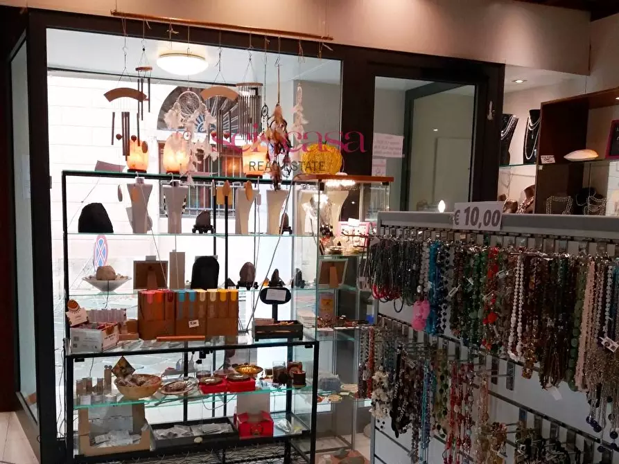 Immagine 3 di Locale commerciale in affitto  a Grosseto